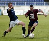 Carlos Pad�n con camiseta granate en el 2003 contra el Luanco. 