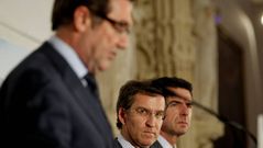 Primer encuentro entre Feijoo y Curr�s tras la dimisi�n de 9 ediles
