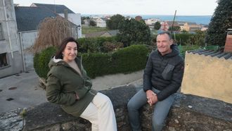 To�i Mart�n y Jose Garc�a cambiaron el Pa�s Vasco por Burela, donde residen desde hace un a�o y varios meses en Vila do Medio