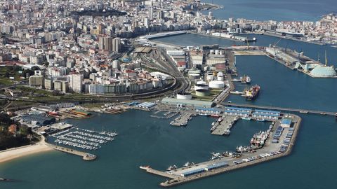 Uno de los proyectos de la agenda urbana coru�esa es abrir la ciudad al puerto urbano