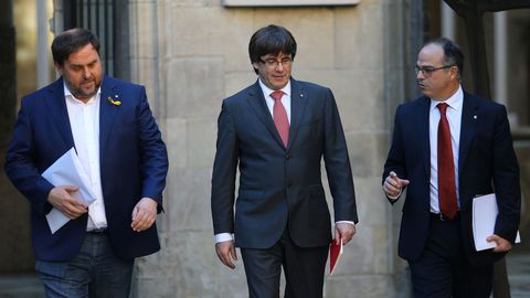 Jordi Turull, en la foto junto al presidente y vicepresidente de la Generalitat 