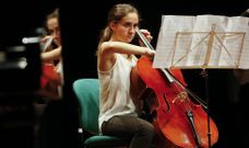 Cecilia Burillo interpret� al violonchelo el tema de William Henry Squire Tarantella. 