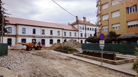 El piso de la plaza ya se levant hasta el entronque con Calvo Sotelo