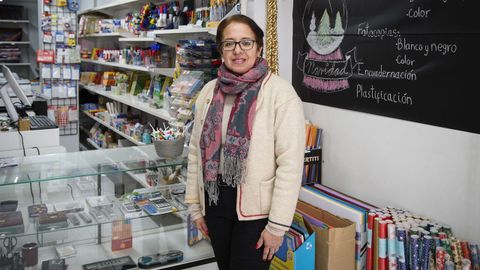 Loyda Gonzlez, en la papelera Ruz, en la avenida de Buenos Aires de Ourense