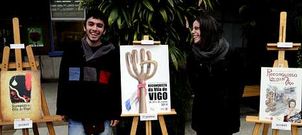 <span lang= es-es >Un murciano, ganador del cartel de la fiesta</span>. El murciano Crist�bal Aguil� gan� el premio al mejor cartel de la Festa da Reconquista 2014, por el que recibir� 800 euros. A los vigueses Leticia Rodr�guez y Emilio Garc�a le correspondieron los acc�sit y 200 euros.