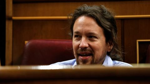 Iglesias sigue el debate desde su esca�o