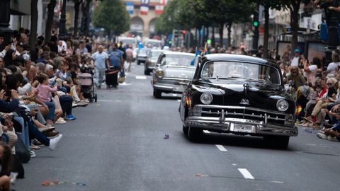 Las calles del centro de Oviedo acogen este jueves el tradicional desfile del día de América en Asturias, en su 72 edición
