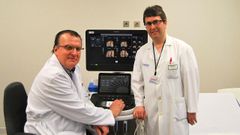 Emilio Couceiro, de pie, con Carlos L&oacute;pez Ram&oacute;n y Cajal, en una imagen de archivo