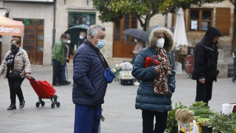 Primer da sin mascarillas en la calle en Viveiro