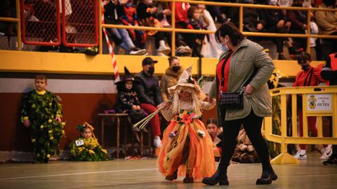 Concurso de disfraces en el carnaval de Outes.