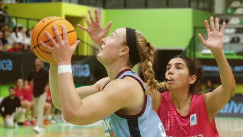 Jessica Kelliher, durante el partido de este sbado entre el Celta y el Castell en Navia.