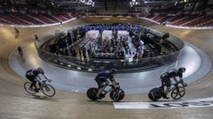 Vacunaci�n contra el covid-19 en el vel�dromo Saint-Quentin-en-Yvelines, cerca de Par�s