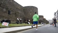 Concierto de Os Picurrichos en el ciclo Muralleando sen parar en la Porta da Estaci�n