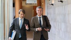 El presidente de la Xunta, Alfonso Rueda, y el conselleiro de Facenda, Miguel Corgos,&nbsp;en la presentaci&oacute;n de las cuentas del 2027
