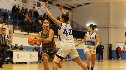 El partido en el pabell�n municipal larach�s