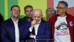 El candidato a la reelecci�n, Lula da Silva, durante la noche electoral de la primera vuelta de las elecciones presidenciales en Brasil