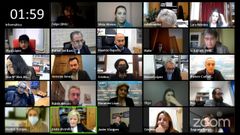En el pleno participaron los tres concejales confinados por covid, Maite Ferreiro, Olga Louzao y Juan Vidal-Pardo