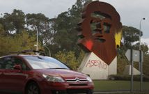 La estatua amaneci� ayer llena de pintura y con una pintada que dec�a �asesino�. 