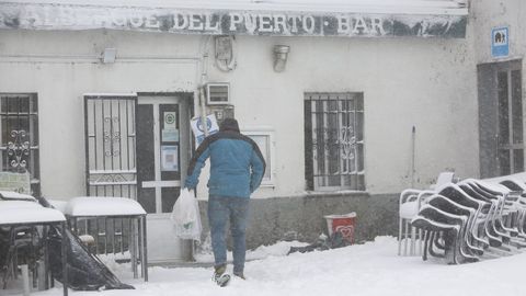 La nevada cubri por completo lugares como Triacastela o A Fonsagrada. 