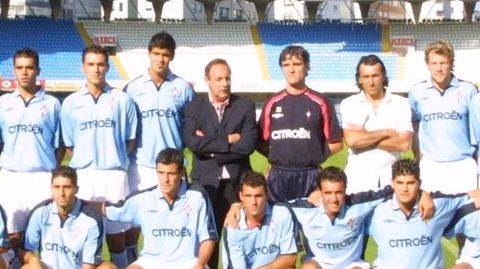 Bouzn y Maric, de pie, en los extremos de la imagen, durante su etapa comn en el Celta B.