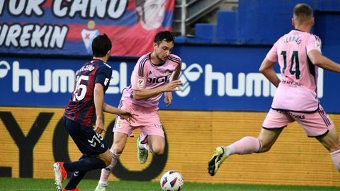 Playoff de ascenso entre Eibar y Oviedo en Ipur�a