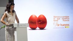Campaa por una masculinidad ms libre, diversa y feminista. La ministra de Igualdad, Ana Redondo, present este jueves la campaa Por huevos, con el actor Paco Len como protagonista y bajo el lema Vamos a cambiar lo que significa tener huevos. Por huevos.
