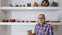 El arque&oacute;logo municipal, Enrique Gonz&aacute;lez, muestra diversas piezas que se conservan en O Vello C&aacute;rcere