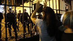 Centenares de manifestantes se concentraron el pasado fin de semana ante la residencia del gobernador de Puerto Rico, Ricardo Rossell�, para pedir su dimisi�n
