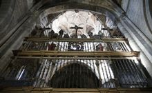 Las rejas de la capilla mayor y de otros espacios de la catedral de Ourense ser�n restauradas a lo largo del presente a�o. 