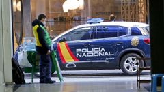 Vehculo policial patrullando las calles del centro de Pontevedra