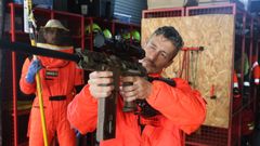 Bomberos de Nar�n se preparan para combatir a los nidos de las velutinas.