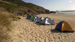 Imagen de archivo de tiendas de campa�a en Mar de F�ra