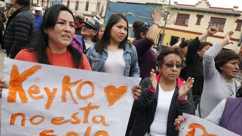 Simpatizantes de Keiko, ante la sede de la polic�a
