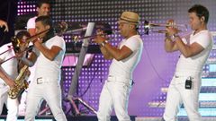 La orquesta Par�s de Noia en plena actuaci�n