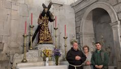 Jos� Manuel Bern�rdez p�rroco Franciscano, Lourdes Araujo, miembro de la OFS y Marcos Fragueiro coordinador de la Semana Santa
