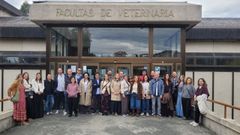 Un grupo de antiguos alumnos de la Facultad de Veterinaria conmemor los 25 aos de su promocin.