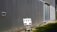 Indicaci�n del lugar donde se realizan los test para el estudio epidemiol�gico en el centro de salud de A Parda, en Pontevedra