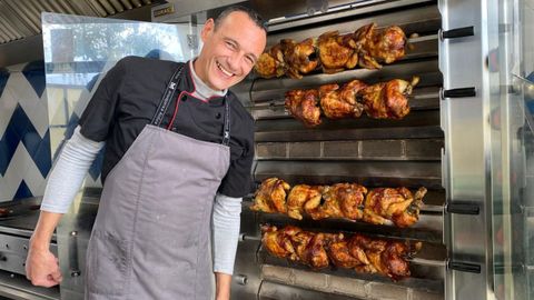 Ramn Vargas regenta La Pollera de Otero