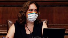 La alcaldesa de Barcelona, Ada Colau, en el pleno extraordinario del Ayuntamiento de Barcelona celebrado hoy