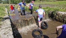 Las imgenes reflejan cmo los participantes, que pagaron 36 euros por asistir, daaron una zona Reserva de la Biosfera 