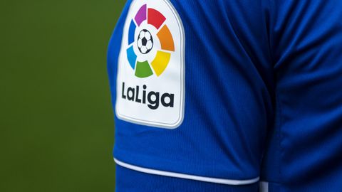 Parche de la LaLiga en la manga de la camiseta