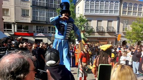 Una actividad de animaci�n callejera en la plaza de Espa�a 