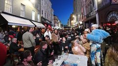 Una zona de pubs de Londres en el primer d�a de desescalada tras el confinamiento, el d�a 12 de abril 