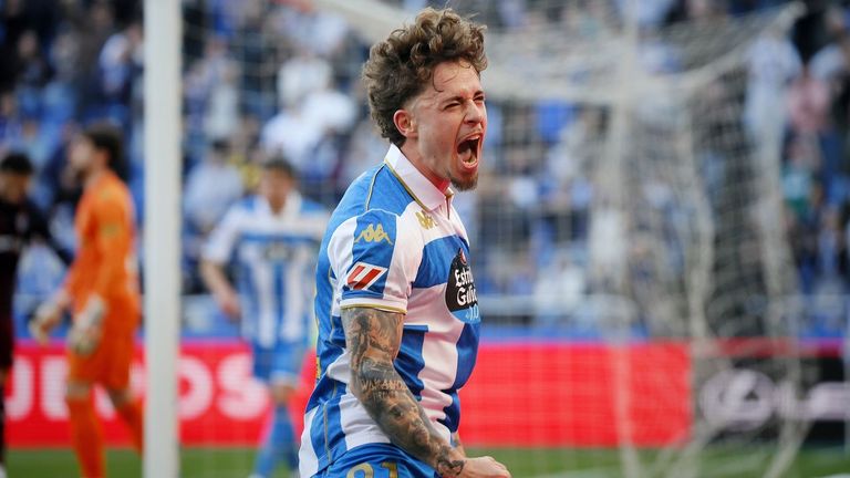 Mario Soriano celebra el 1-0 del Deportivo ante el Eibar.