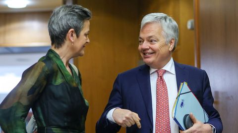 Excedencia. El comisario de Justicia, Didier Reynders, retrasar hasta el 25 de abril la excedencia sin sueldo, a la que se acoger para competir por la jefatura del Consejo de Europa, para mediar entre PSOE y PP con el fin de renovar el Consejo General del Poder Judicial (CGPJ)