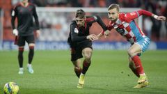 El jugador ucraniano Orest Lebedenko, a la derecha, vistiendo la camiseta del Lugo