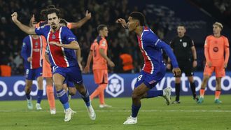 El jugador del PSG Vitinha durante el partido contra el Bar�a.