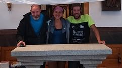 Diego, a la derecha, con dos compa�eros italianos de peregrinaci�n