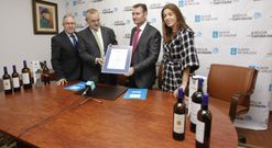 Representantes de Galicia Calidade y Comercio entregaron el premio en Vedra. 