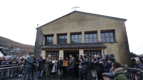 Funeral por el minero Anilson Soares de Brito, fallecido en la mina de Veiga de Rengos, en la Iglesia parroquial de Caboalles de Abajo